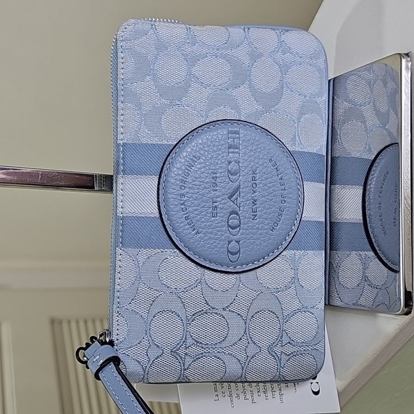 COACH Dempsey Corner Zip Wristlet  Signature Jacquard Stripe & Coach Patch NWT - Picture 3 of 12